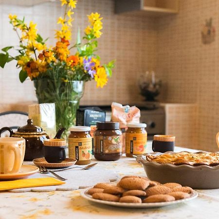 Bed and Breakfast Domus Amica Лу Экстерьер фото