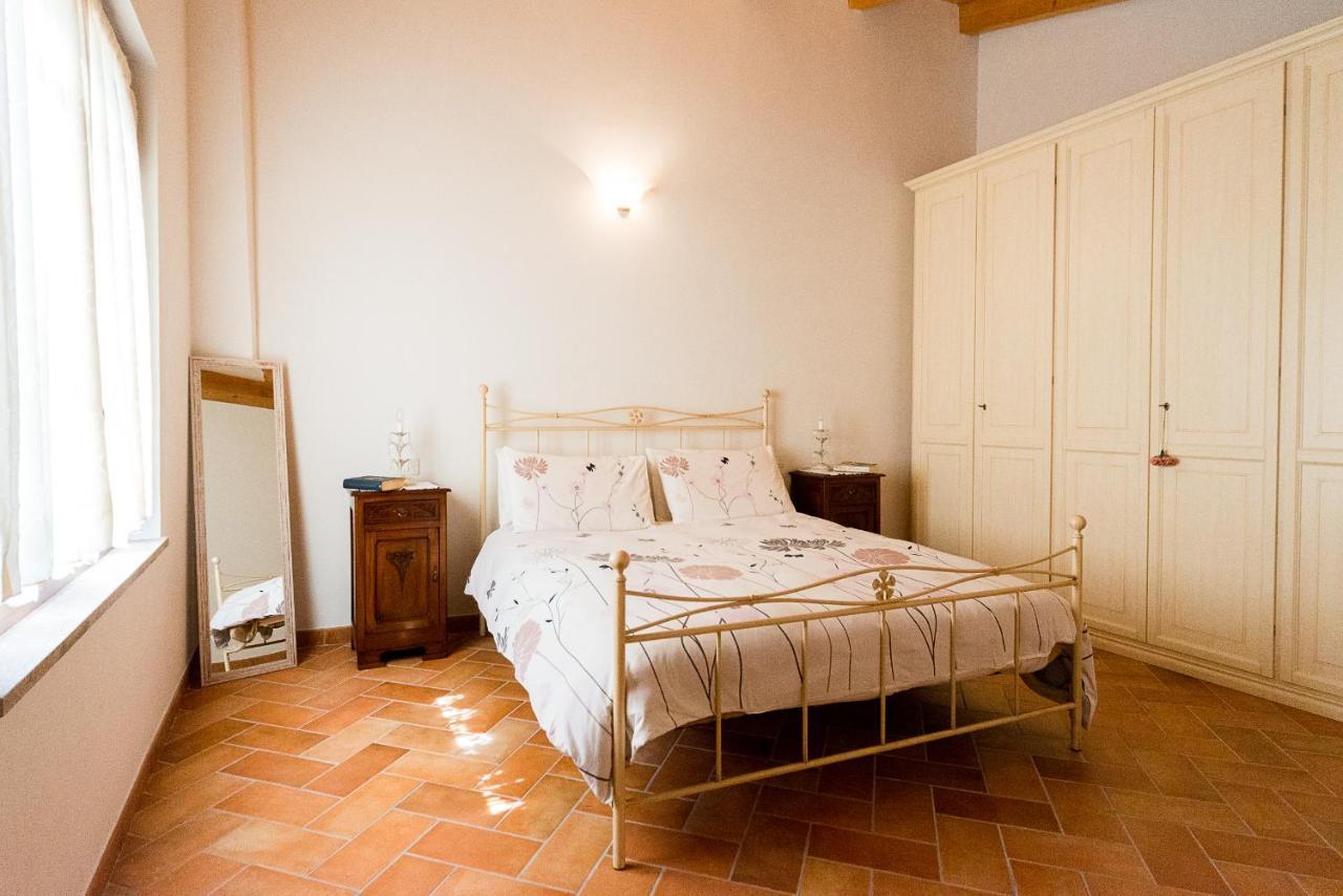 Bed and Breakfast Domus Amica Лу Экстерьер фото