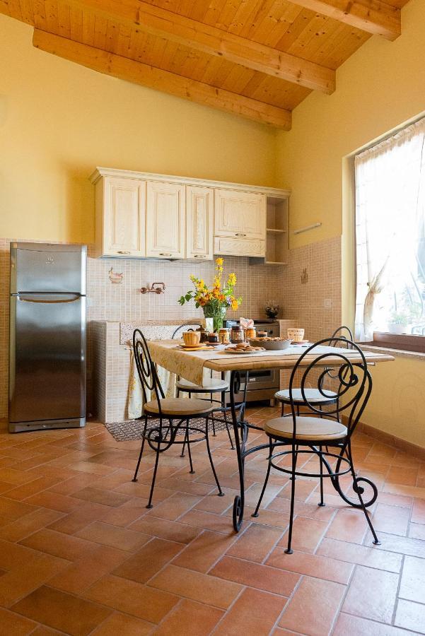 Bed and Breakfast Domus Amica Лу Экстерьер фото