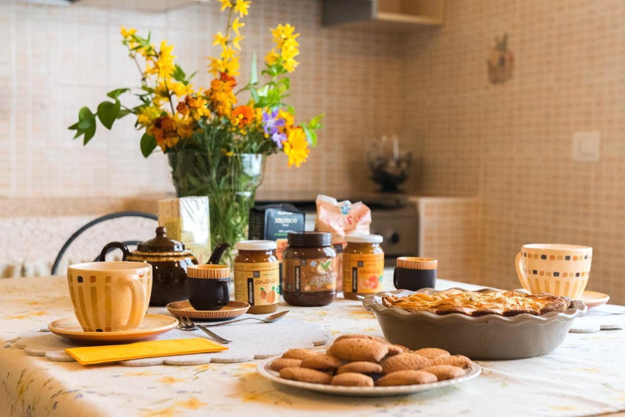 Bed and Breakfast Domus Amica Лу Экстерьер фото